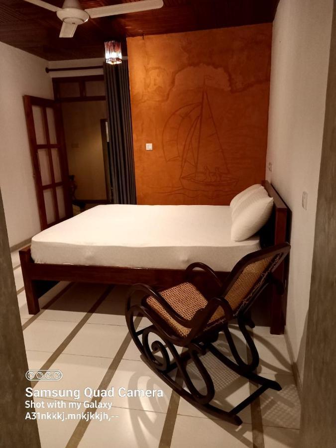 La-Vira Beach Villa Hikkaduwa Exteriör bild