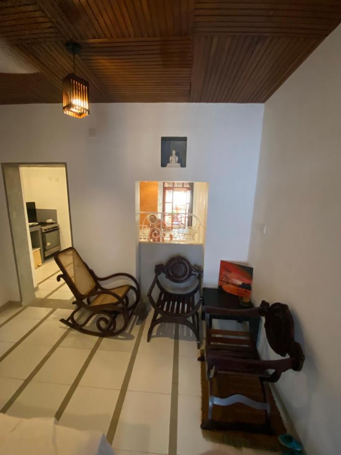 La-Vira Beach Villa Hikkaduwa Exteriör bild