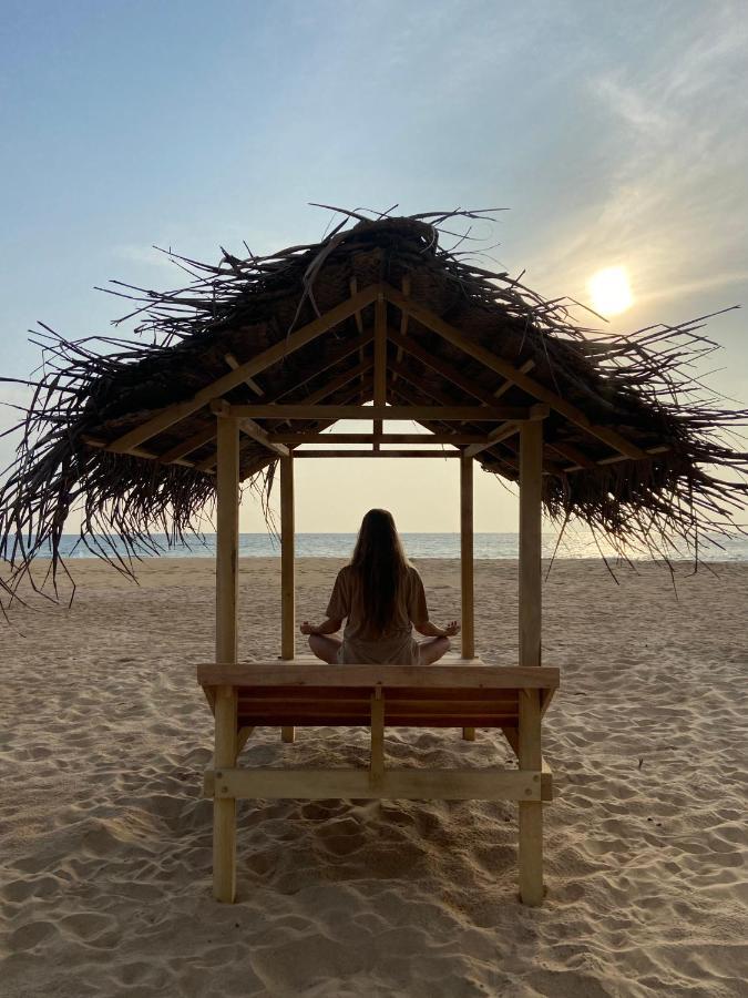 La-Vira Beach Villa Hikkaduwa Exteriör bild