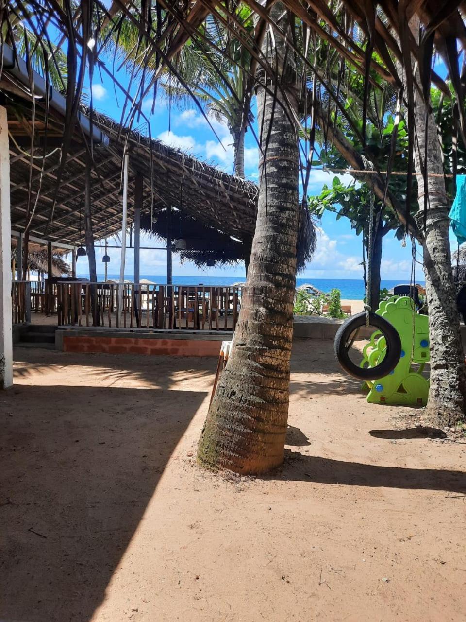 La-Vira Beach Villa Hikkaduwa Exteriör bild