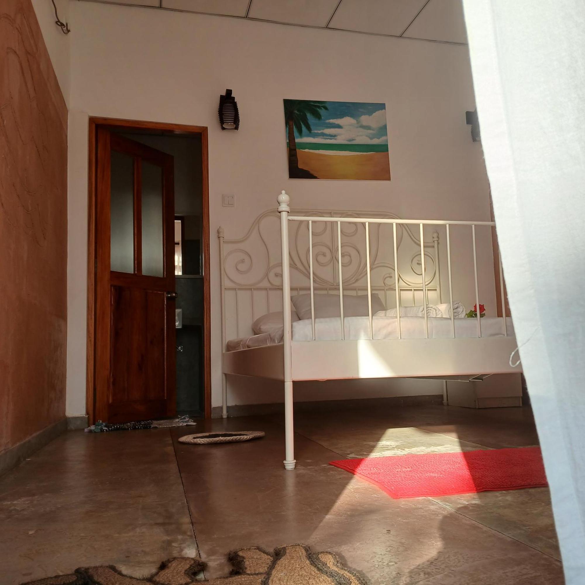 La-Vira Beach Villa Hikkaduwa Exteriör bild